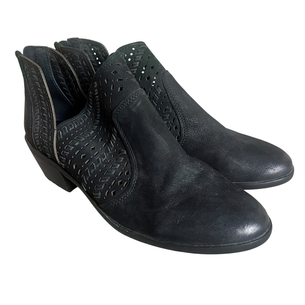 Vince Camuto Prasata Black Leather Laser Cut Perforated Ankle Booties Size 8M